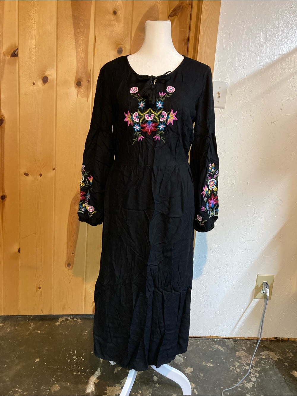 Old Navy M Black Maxi Dress with Pink & Blue Floral Embroidery